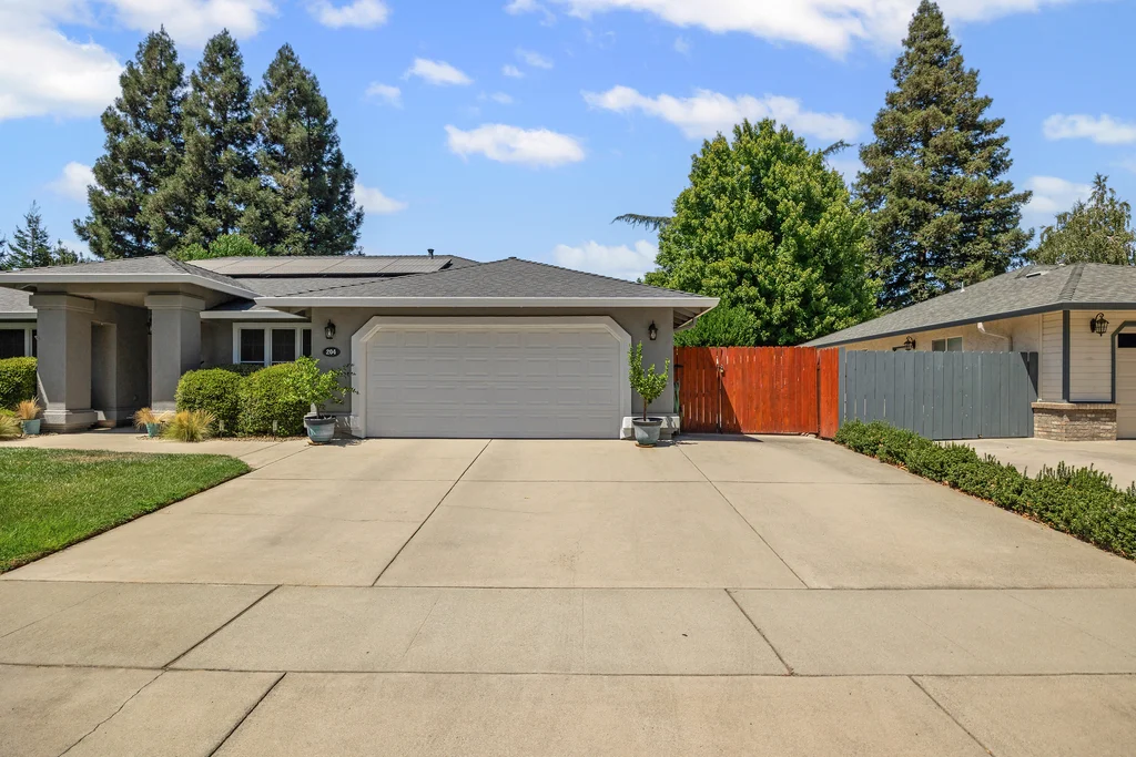 204 Crater Lake Dr - 005 (Photos)