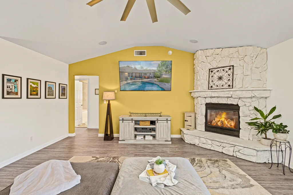 204 Crater Lake Dr - 010 (Photos)