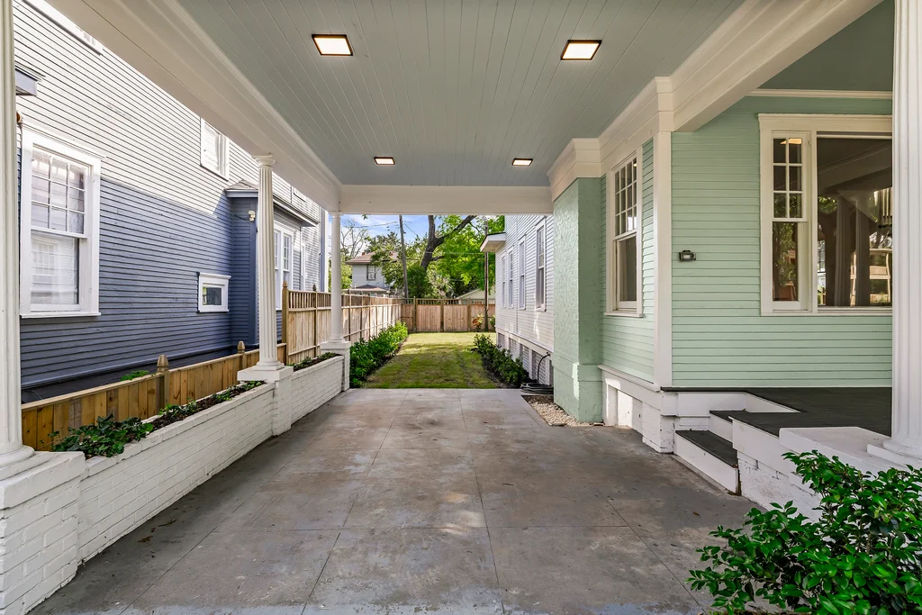 627 W 37th St - 009 Photos