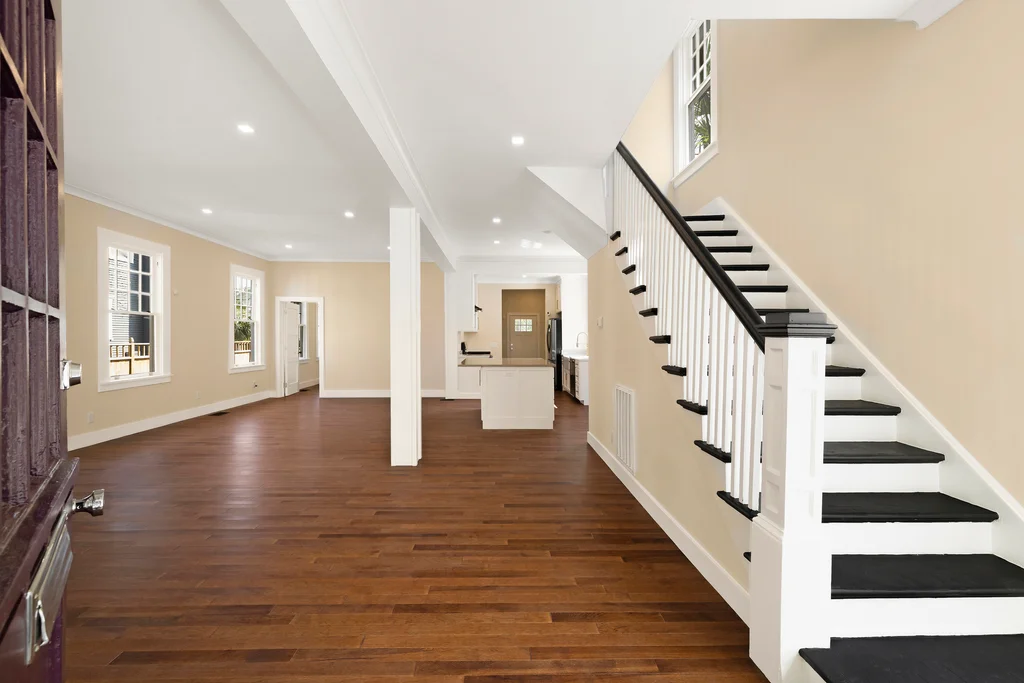 627 W 37th St - 017 Photos