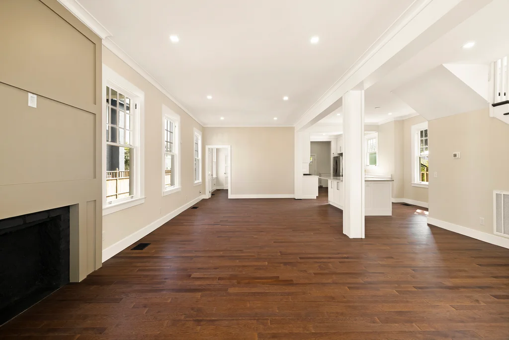 627 W 37th St - 024 Photos