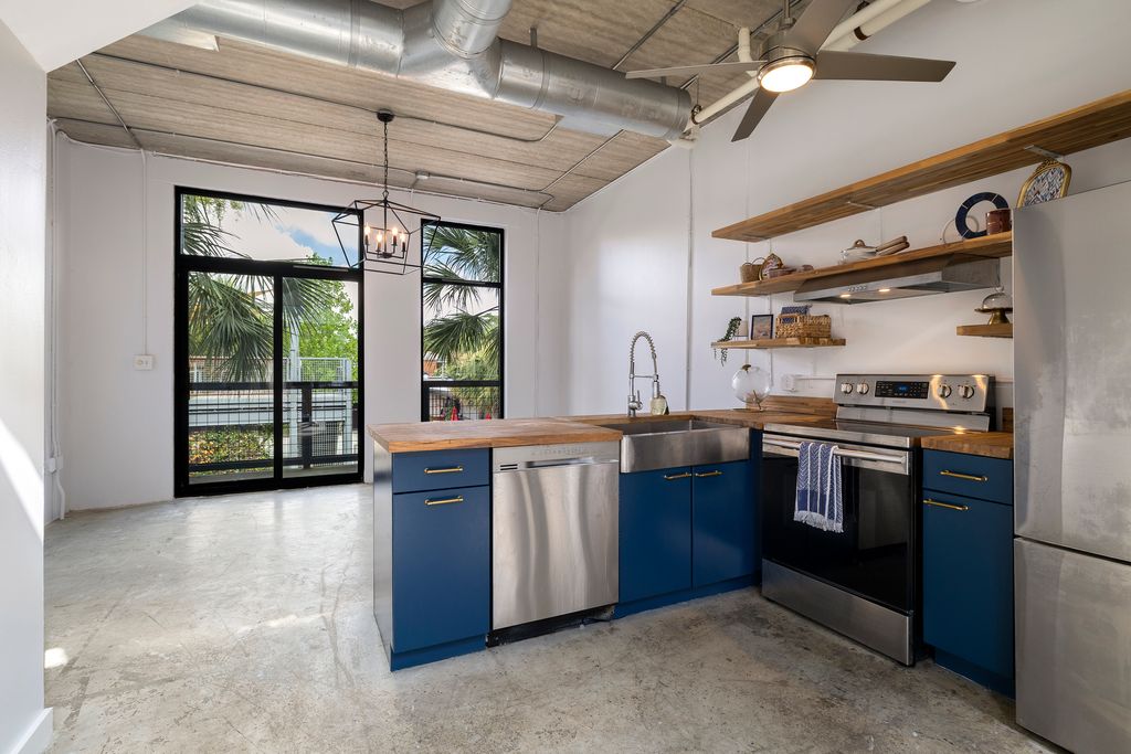 2406 De Soto Ave - 007 (Photos)