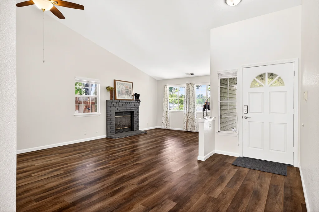 1504 La Linda Ln - 009 (Photos)