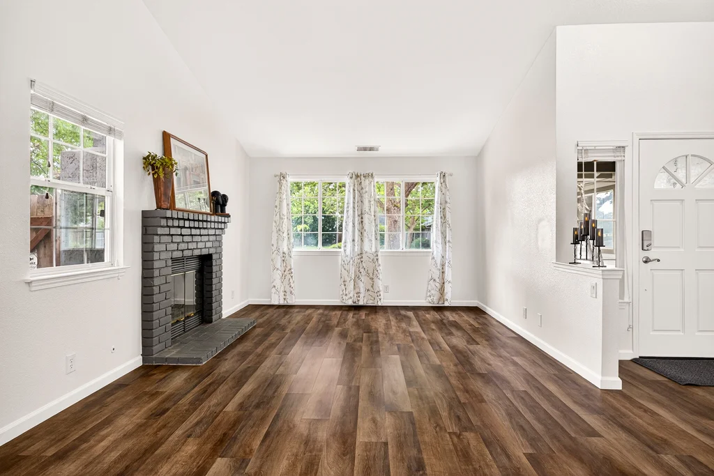 1504 La Linda Ln - 010 (Photos)