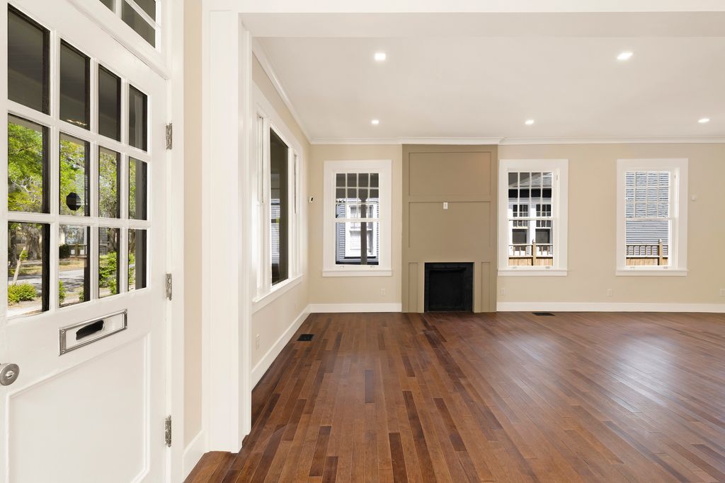 627 W 37th St - 021 Photos