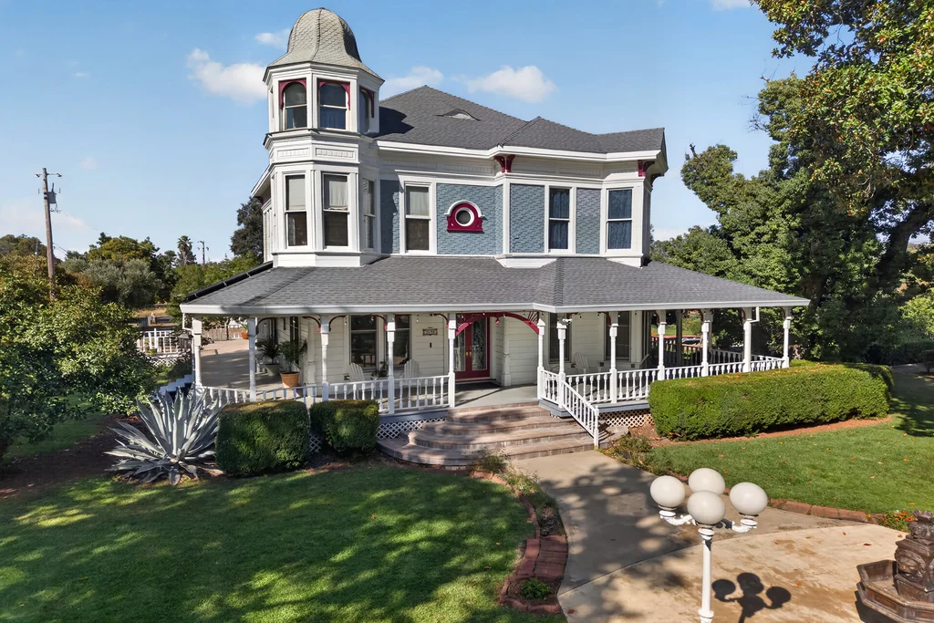2690 S Villa Ave - 004 (Photos)