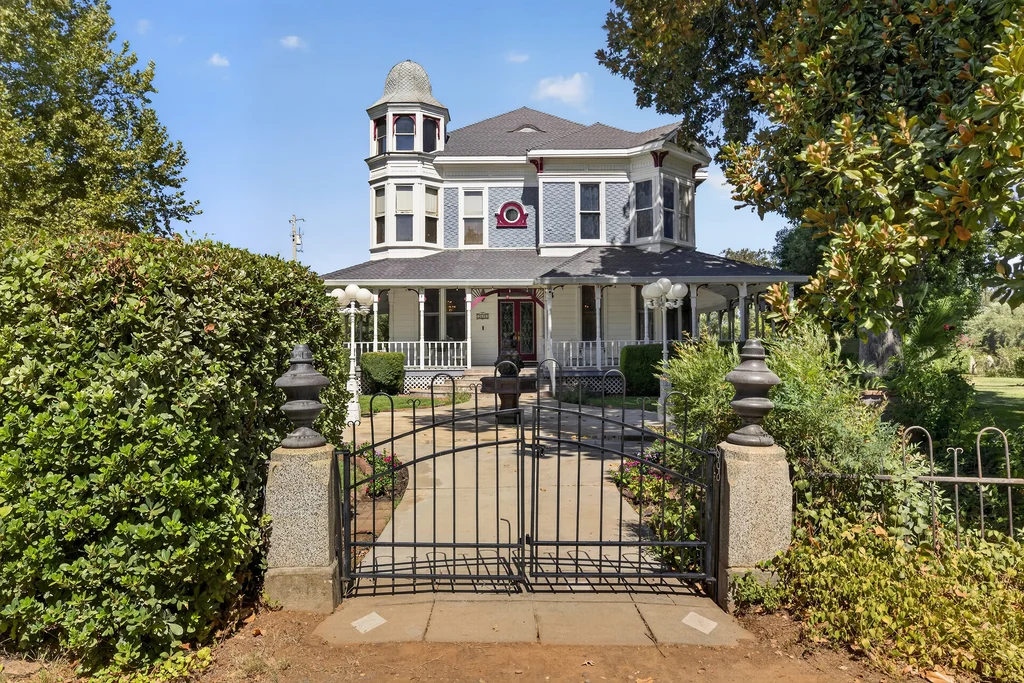 2690 S Villa Ave - 005 (Photos)