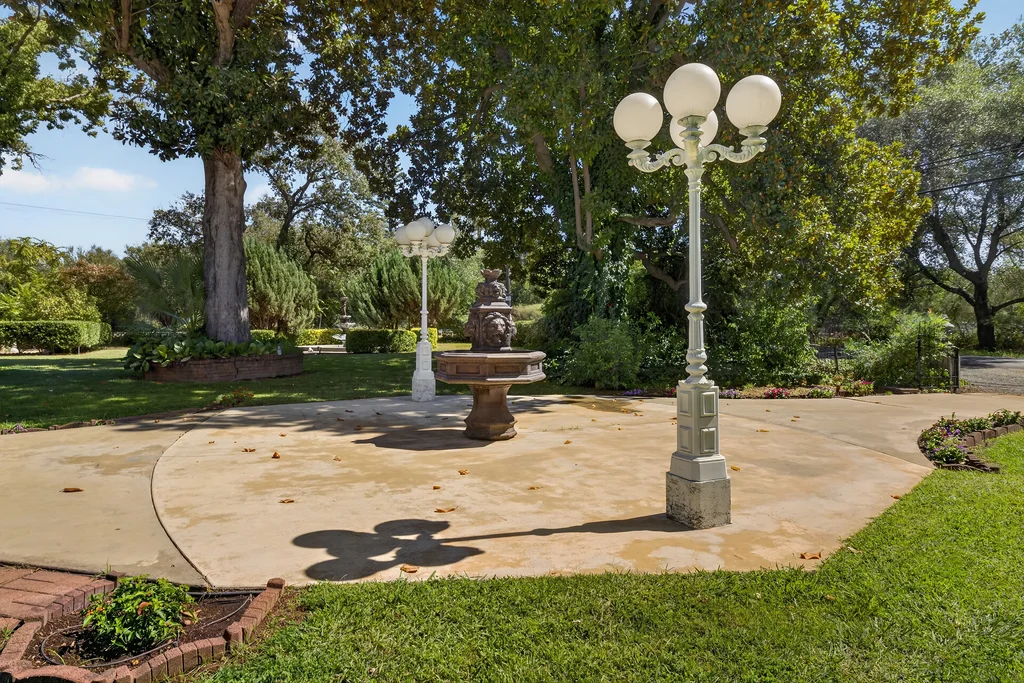 2690 S Villa Ave - 010 (Photos)