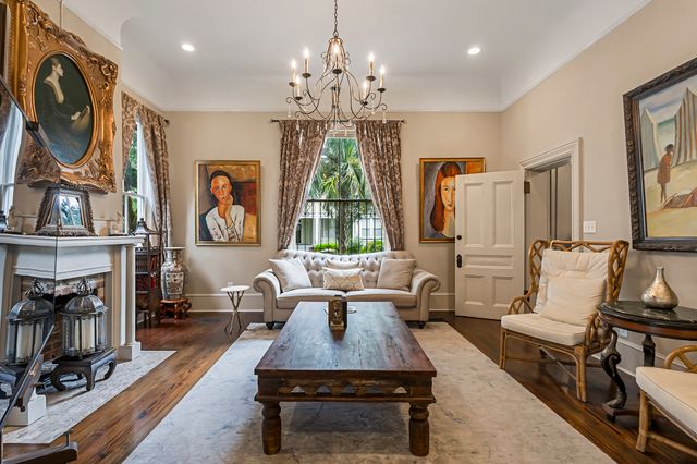 121 W 36th St - 020 Photos
