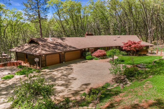 6070 Partridge Way - 01