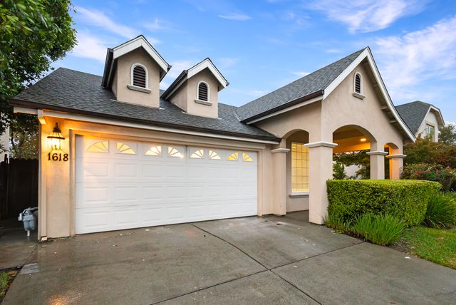 1618 Harvest Glen Dr - 004 Photos