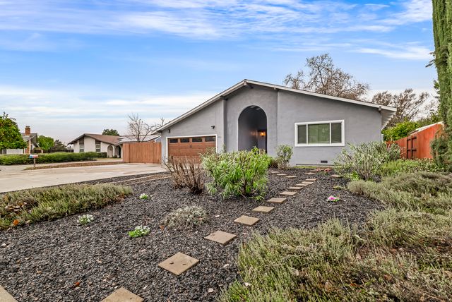 1016 Lori Dr - 004 Photos