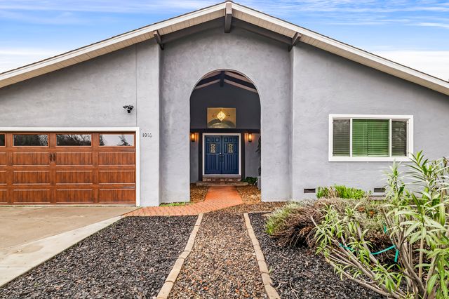 1016 Lori Dr - 005 Photos