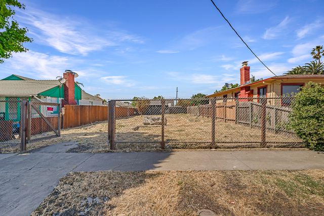 1737 Esmond Ave - 01 Photos