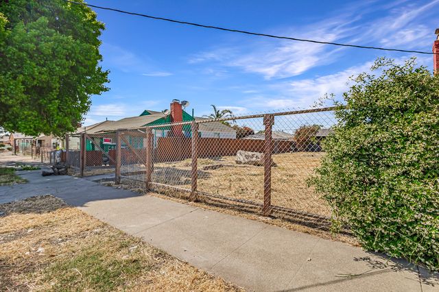 1737 Esmond Ave - 02 Photos