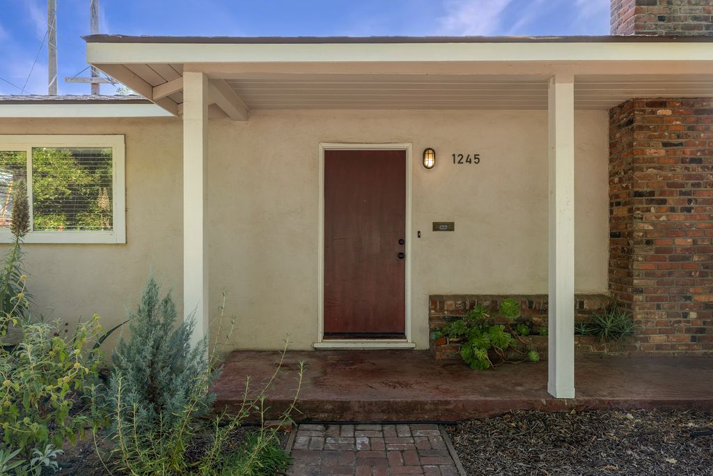 1245 Palm Ave - 006 (Photos)