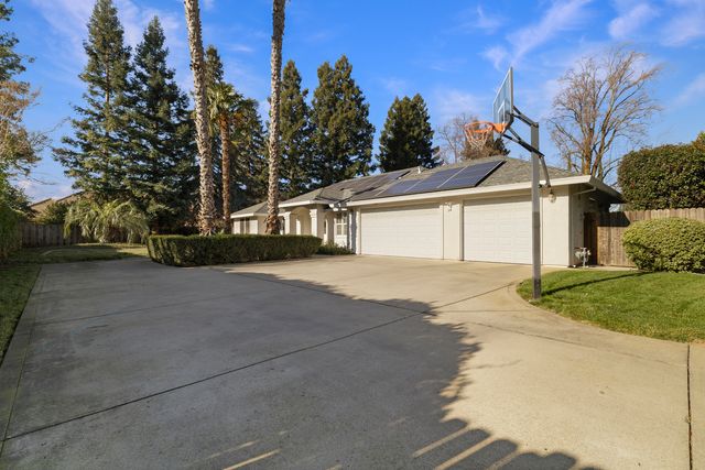 24 Westgrove Ct - 004 Photos