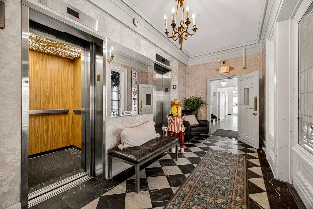 24 E Liberty - 007 (Photos)