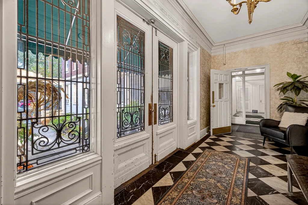 24 E Liberty - 009 (Photos)