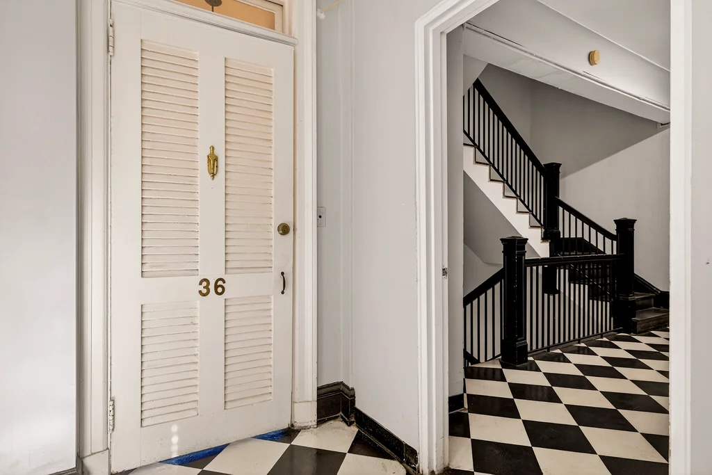 24 E Liberty - 010 (Photos)