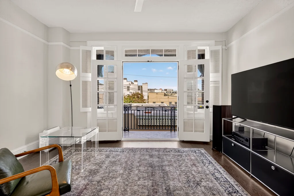 24 E Liberty - 018 (Photos)