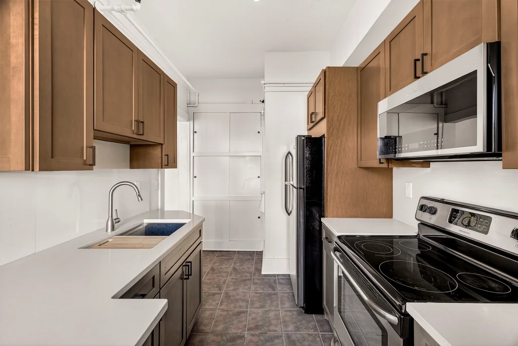 24 E Liberty - 032 (Photos)