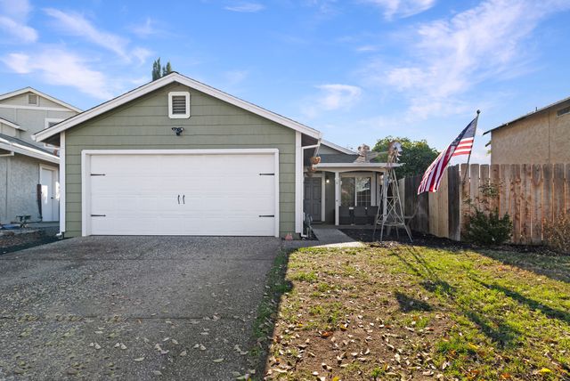 8 Olympus Ln - 001 Photos