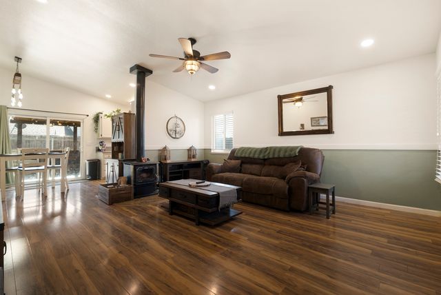 8 Olympus Ln - 007 Photos