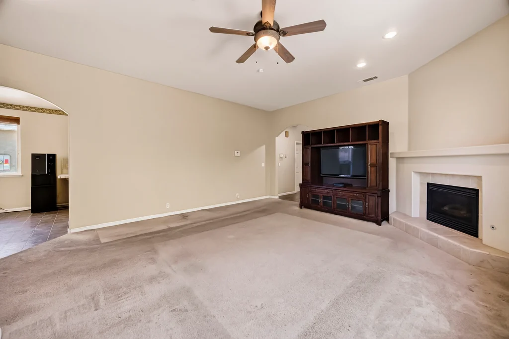 1878 Bedford Dr - 007 (Photos)