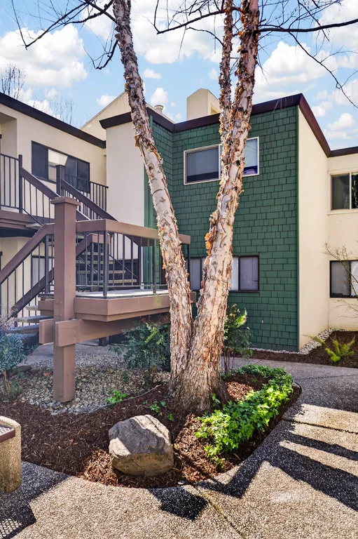 555 Vallombrosa Ave APT 14 - 001 (Photos)