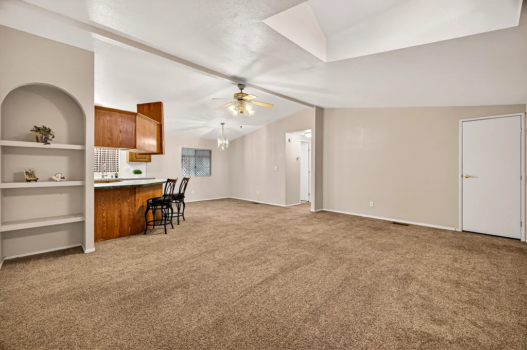 701 E Lassen Ave - 010 (Photos)