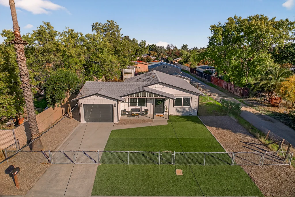 1456 Fig Ln - 002 (Photos)