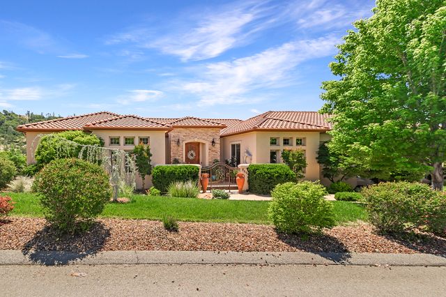 869 Whispering Winds Ln - 01 Photos