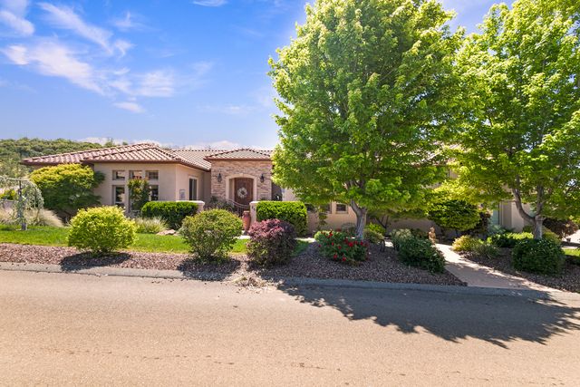 869 Whispering Winds Ln - 02 Photos