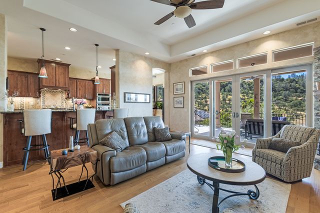 869 Whispering Winds Ln - 10 Photos
