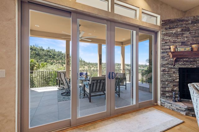 869 Whispering Winds Ln - 13 Photos