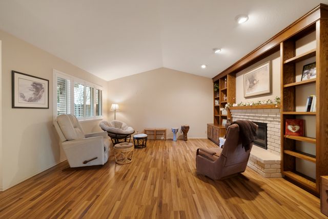 512 Wilshire Ct - 008 Photos