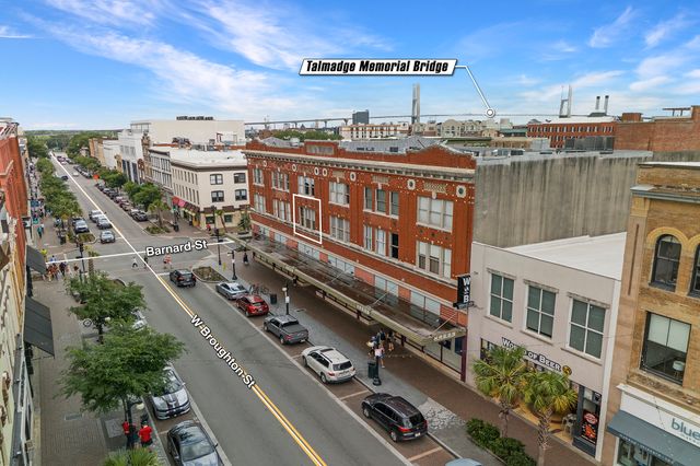 122 W Broughton St - 54 Photos