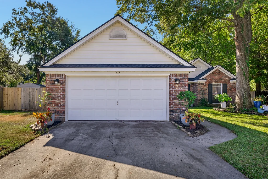 111 Ashwood Dr - 004 (Photos)