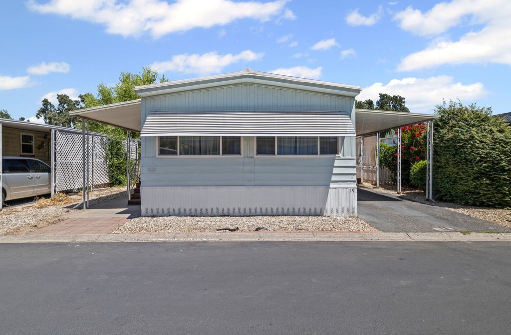 982 E Lassen Ave - 001 (Photos)