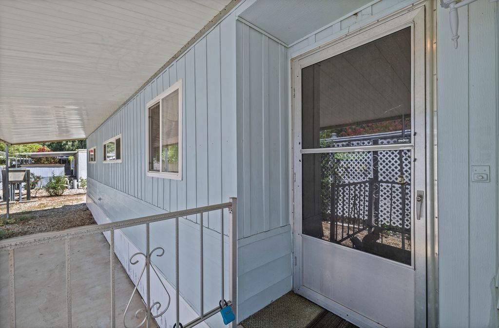 982 E Lassen Ave - 006 (Photos)