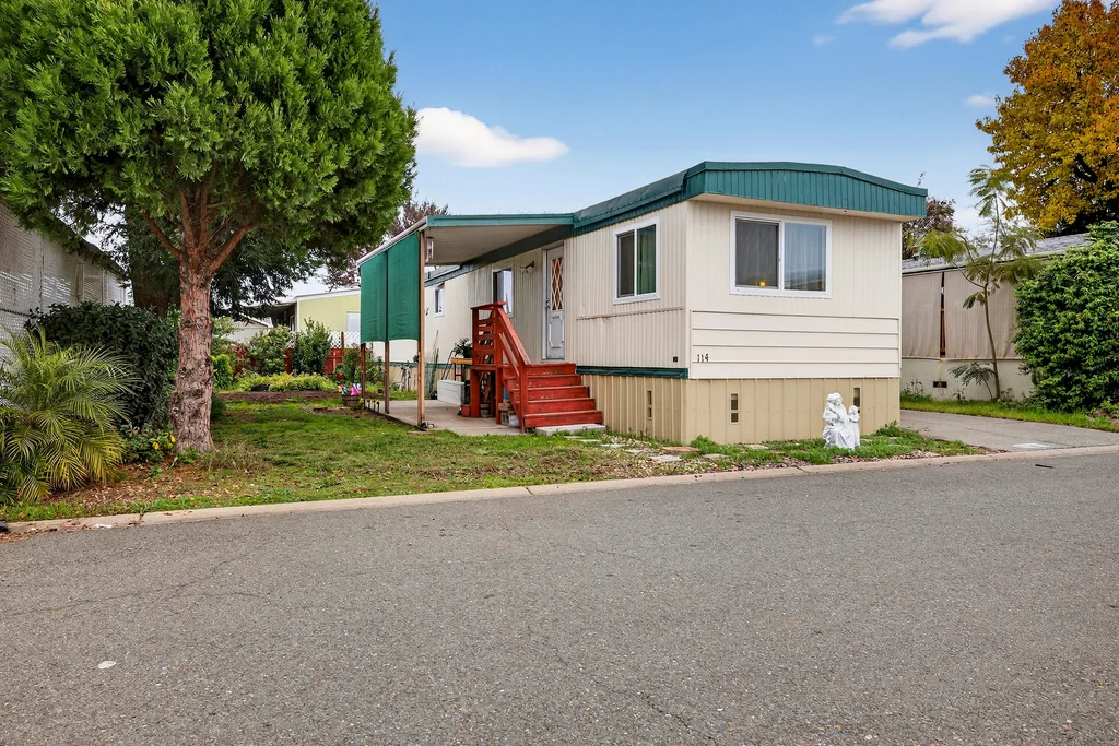 701 E Lassen Ave Unit 114 - 001 (Photos)