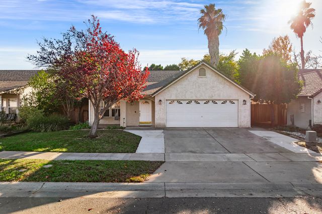 1169 Deschutes Dr - 002 Photos
