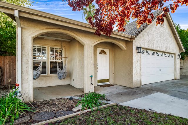 1169 Deschutes Dr - 005 Photos