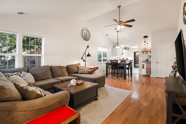 1169 Deschutes Dr - 008 Photos