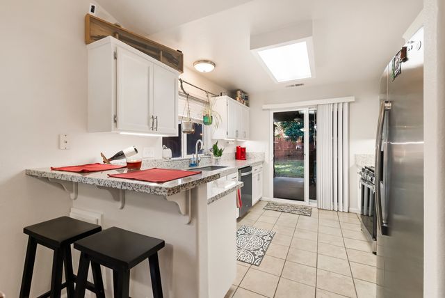 1169 Deschutes Dr - 010 Photos