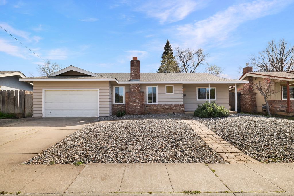 1363 Arlington Dr - 001 Photos