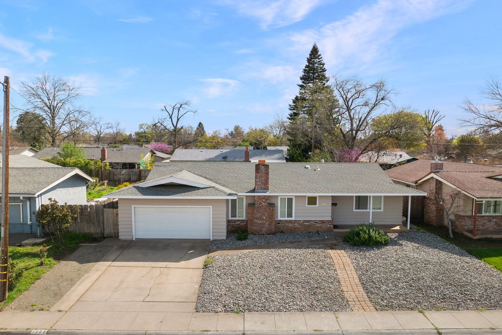 1363 Arlington Dr - 003 Photos