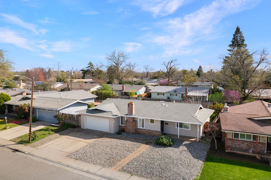 1363 Arlington Dr - 004 Photos