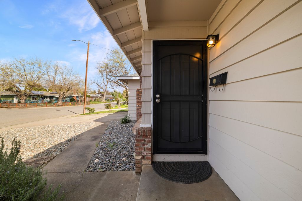 1363 Arlington Dr - 008 Photos